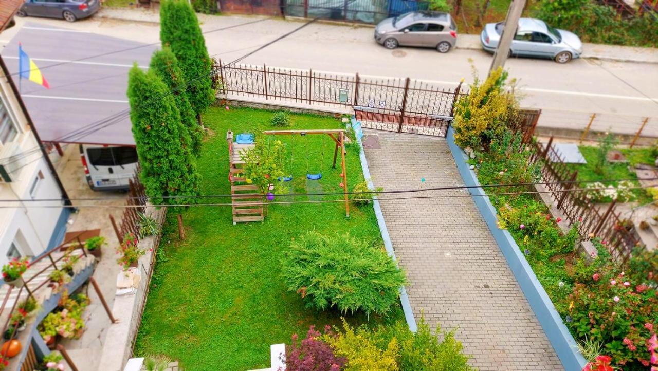 Отель Casa Giulia Бэи­ле-Олэ­неш­ти Экстерьер фото